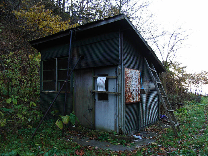 秘境駅 小屋全景