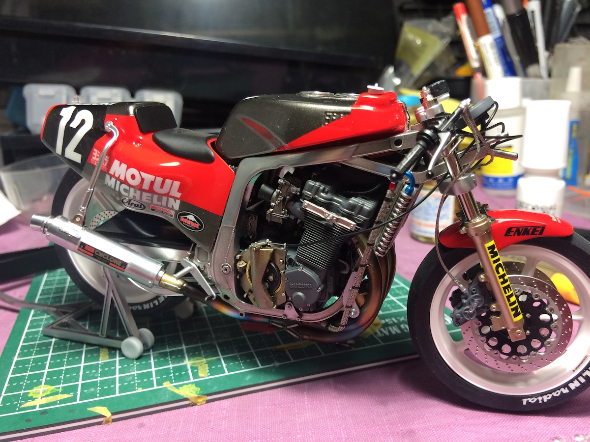 フジミ 1/12 スズキGSX-R750 ヨシムラ1986鈴鹿8耐レース仕様 フジミ 1/12 スズキGSX-R750 ヨシムラ1986鈴鹿8耐レース仕様