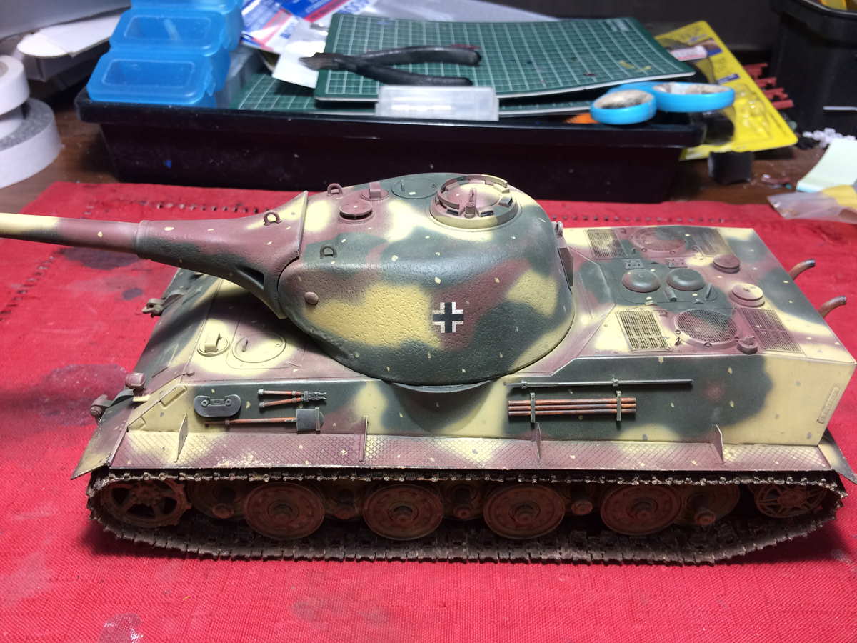 アミュージングホビー 1/ 35 ドイツ超重戦車 VII号 レーヴェ