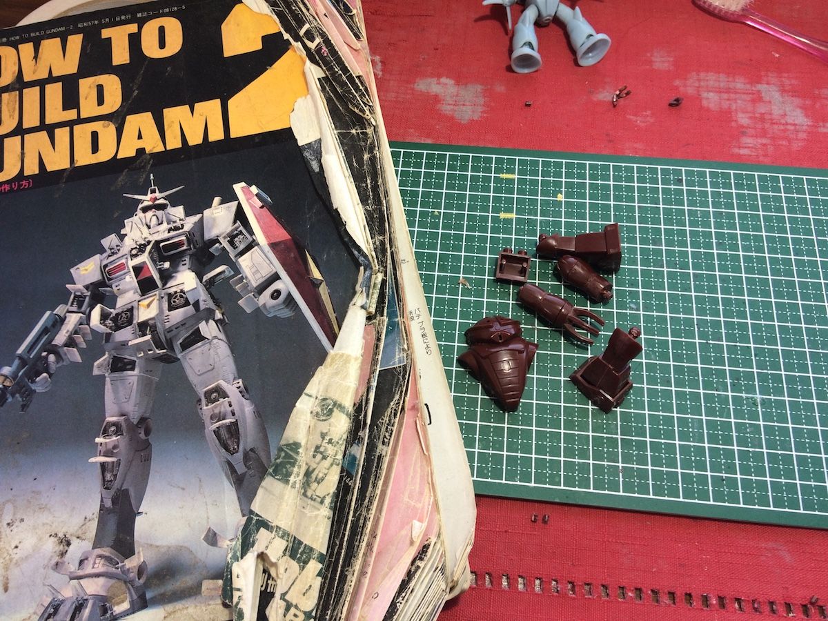 ガンプラコレクション アッガイ Hontepetaのお洒落手芸 りーりあん ガンプラコレクション アッガイ Hontepetaのお洒落手芸 りーりあん