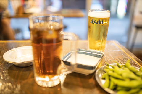 ワイ「個人居酒屋だ！入ったろ」　店長「…いらっしゃぃ(ﾎﾞｿｯ」　常連「誰？」　店長「さぁ？ｗ」