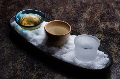 日本酒に合う食べ物は燻製と塩辛以外に何がありまするか？
