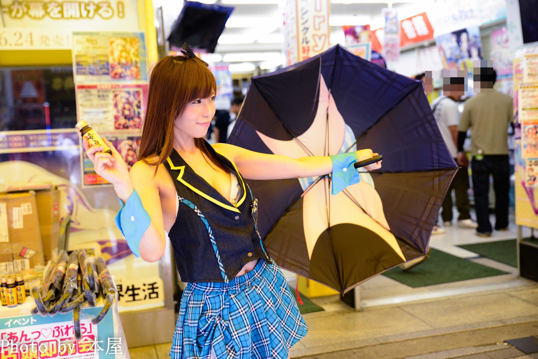 コスプレイヤー 縞パン セクシー制服コスプレイヤーさんと童貞力と縞パン「あんっ♡ぶれら即売会」が開催 : アキバな本屋