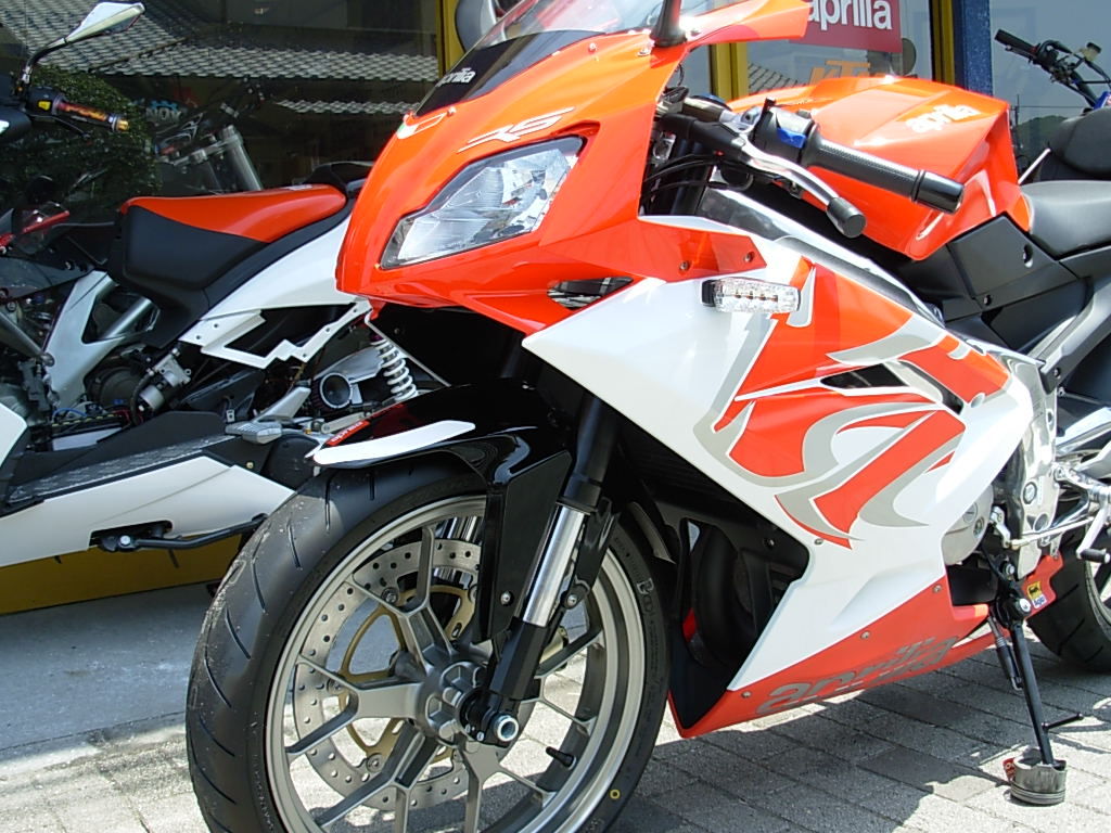 アプリリア ｒｓ125 09 入荷 Hoops Motorbuild