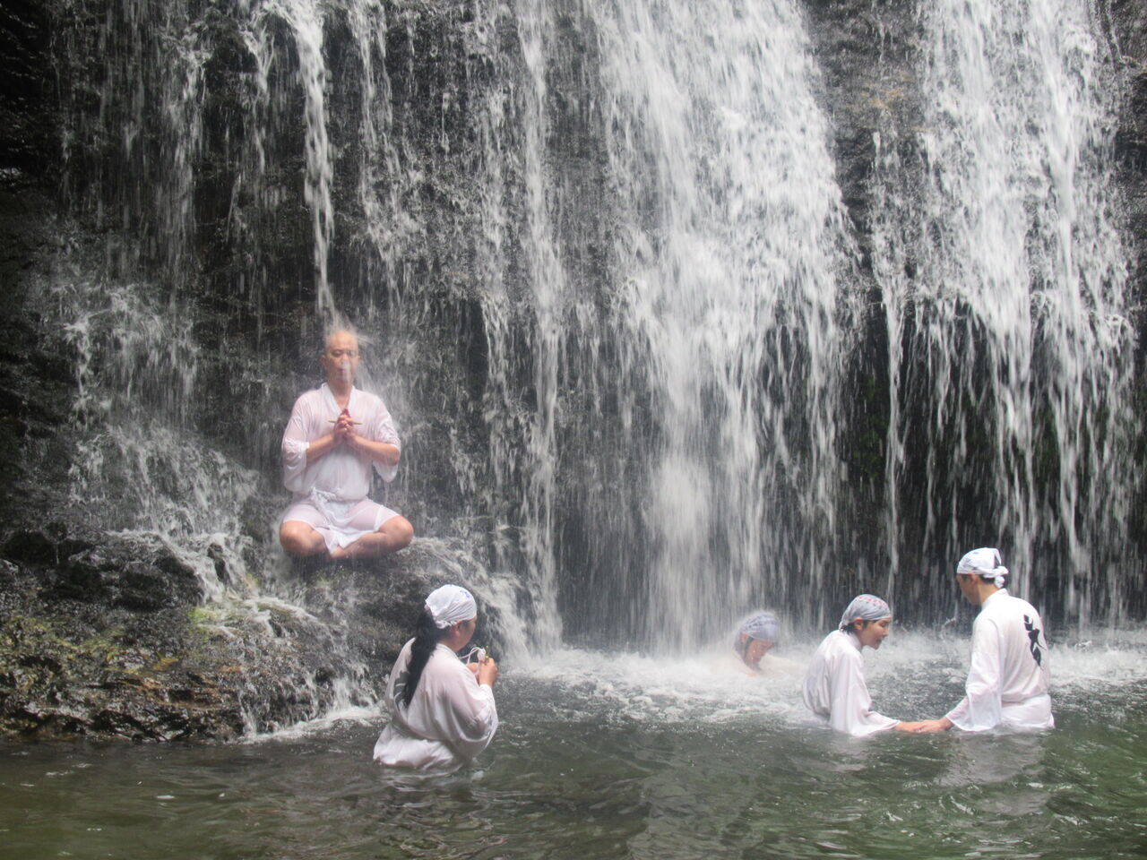 6月の滝行 : お寺で開運(お祓い・供養・修行)