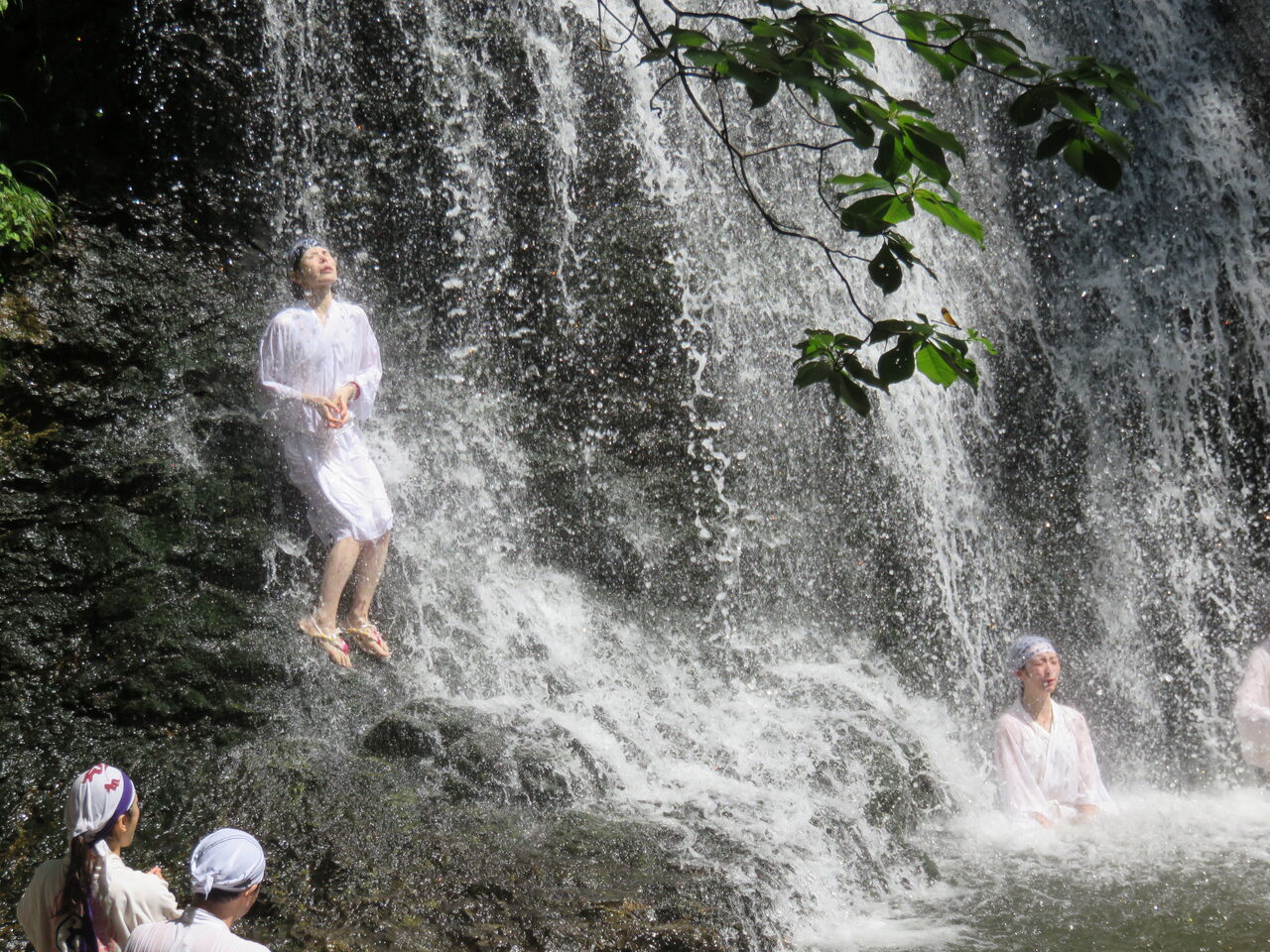 7月の滝行 : お寺で開運(お祓い・供養・修行)