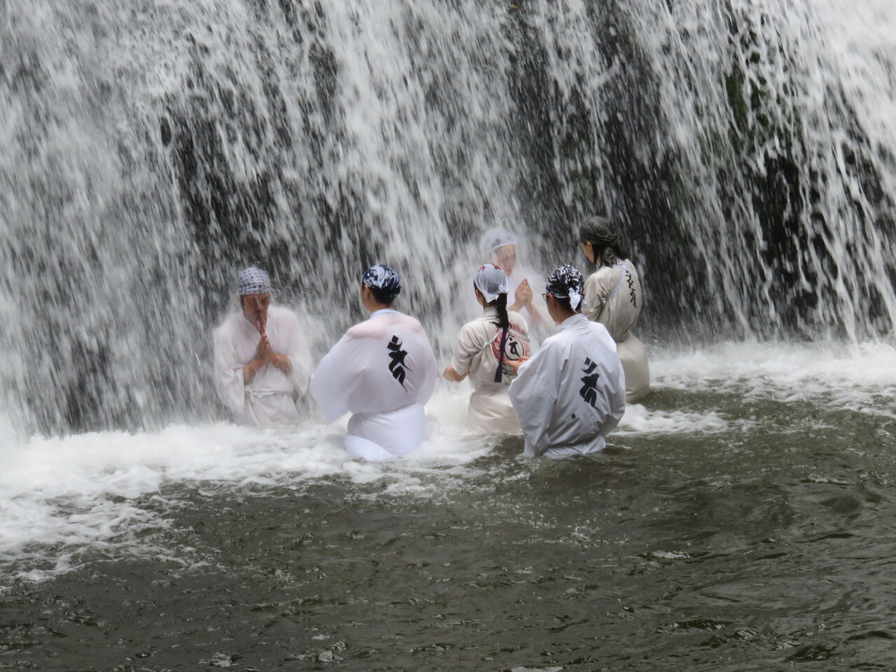 9月の滝行 : お寺で開運(お祓い・供養・修行)