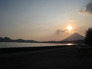 開聞岳と夕陽