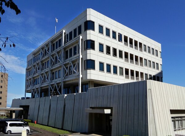 【炎上】「エホバの証人」信者女性、白内障の手術を断られ滋賀医大を提訴