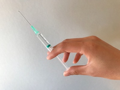 採血ワイ（頼むぞ…！！）  若くてかわいい女「こんにちは❤︎」