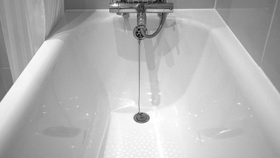 bath-1937412_640