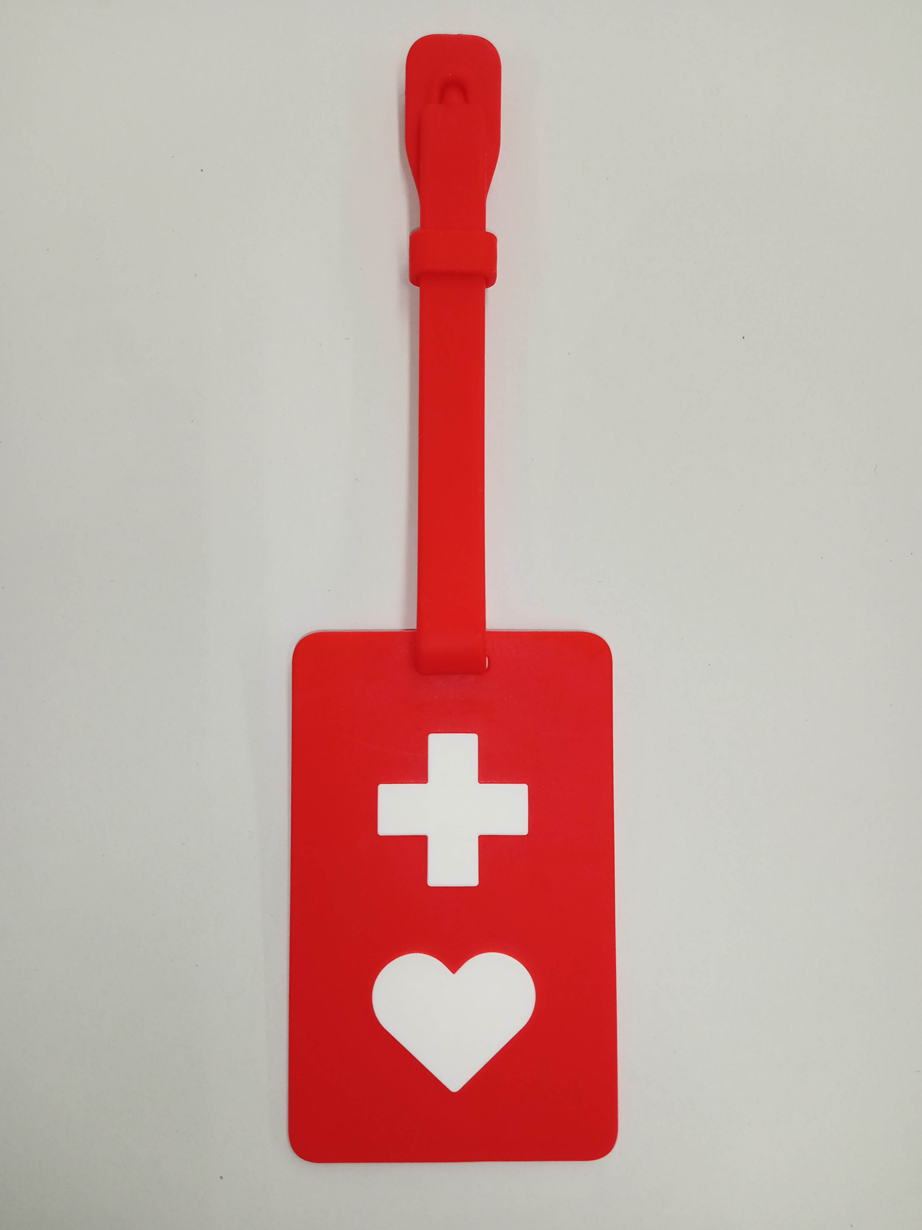 【悲報】ファッション感覚で『ヘルプマーク』を付ける若者が急増 → 理由がこれらしい…