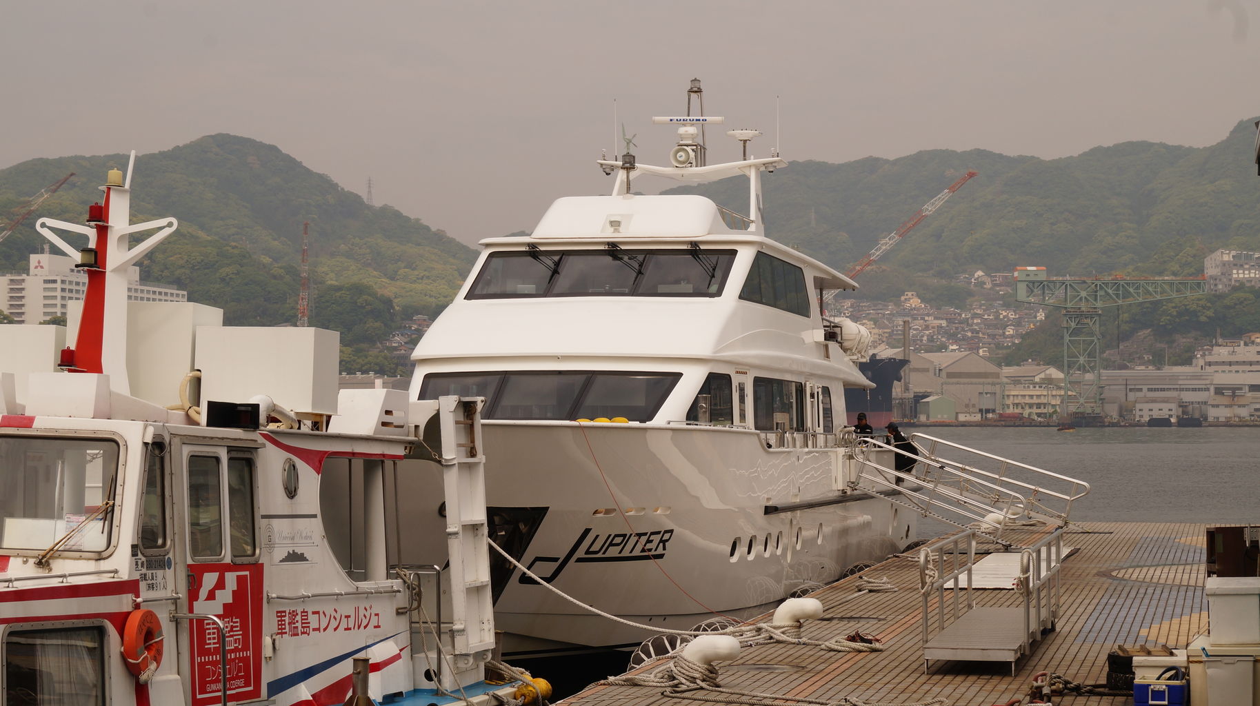 軍艦島 歴史的背景と周回クルーズ 鳥になりたい人 軍艦島 歴史的背景と周回クルーズ 鳥になりたい人
