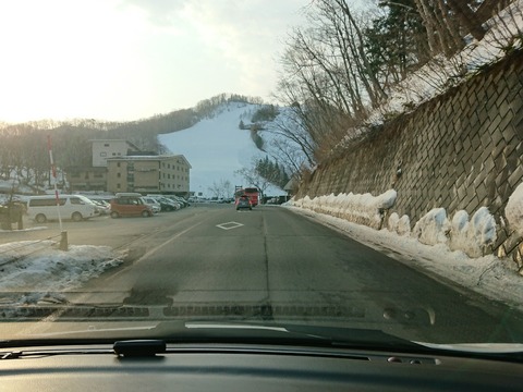 15848330990933