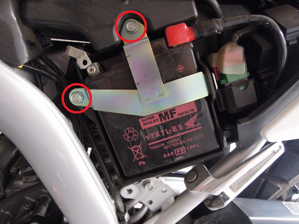 明日出来ることは 今日しない バイク Crf250lのバッテリー交換実施 Crf250l 明日出来ることは 今日しない バイク Crf250lのバッテリー交換実施 Crf250l