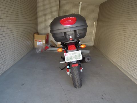 明日出来ることは 今日しない バイク Vtr250にキャリアとリアボックス装着 明日出来ることは 今日しない バイク Vtr250にキャリアとリアボックス装着