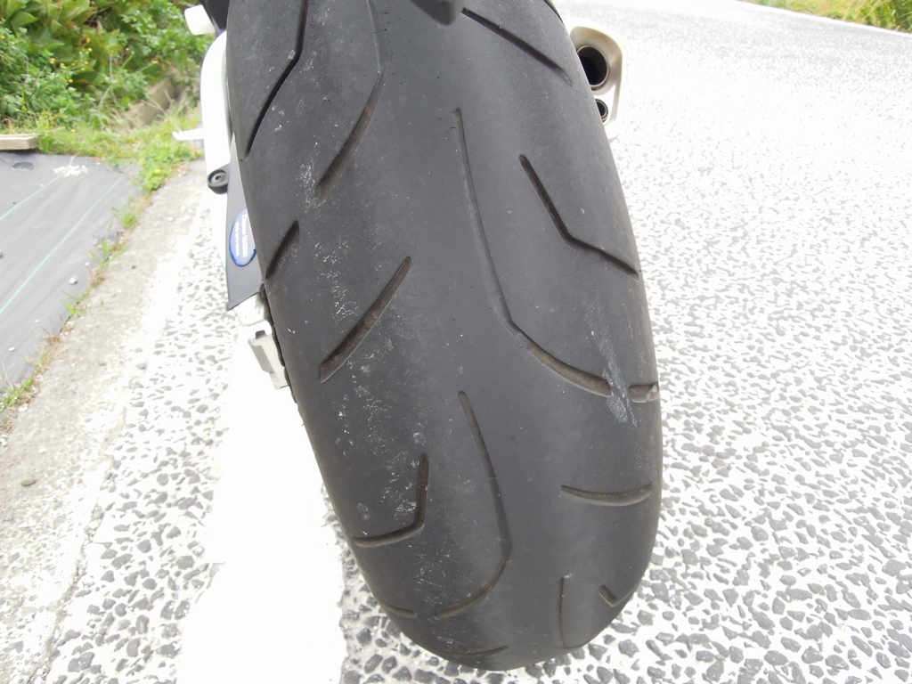 明日出来ることは 今日しない バイク 初めてのタイヤ交換 Michelin Pilot Road3 Cbr1000rr