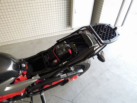 明日出来ることは 今日しない バイク Vtr250にキャリアとリアボックス装着 明日出来ることは 今日しない バイク Vtr250にキャリアとリアボックス装着
