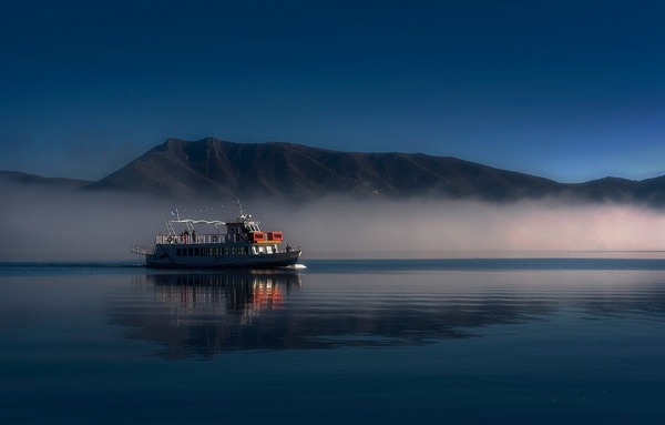 lake-9585821_1280