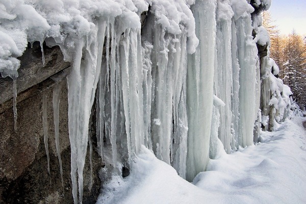 icicles-8445566_1280