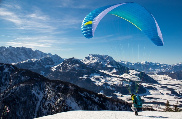 paragliding-4727377_1920