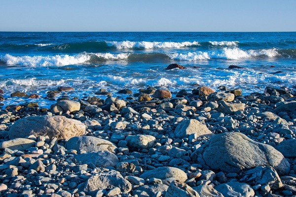 beach-8329531_1280