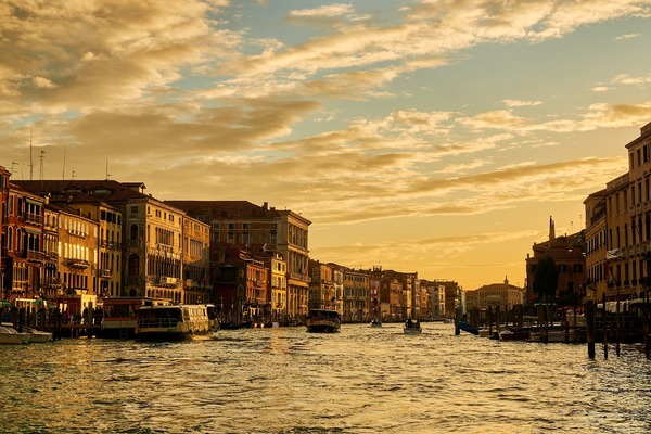 italy-ge2eda6990_1920