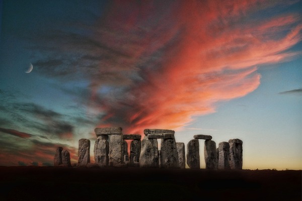 stone-henge-1566686_1920