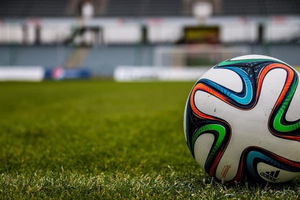 the-ball-488716_1920