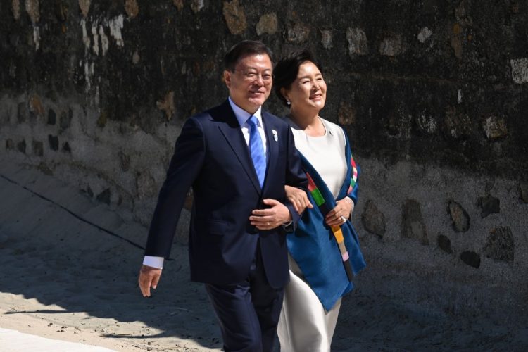 知ってたwww 記念撮影にも呼ばれず G7で相手にされなかった韓国 文在寅大統領の悲しき自己陶酔ブログ 保守japan 知ってたwww 記念撮影にも呼ばれず G7で相手にされなかった韓国 文在寅大統領の悲しき自己陶酔ブログ 保守japan