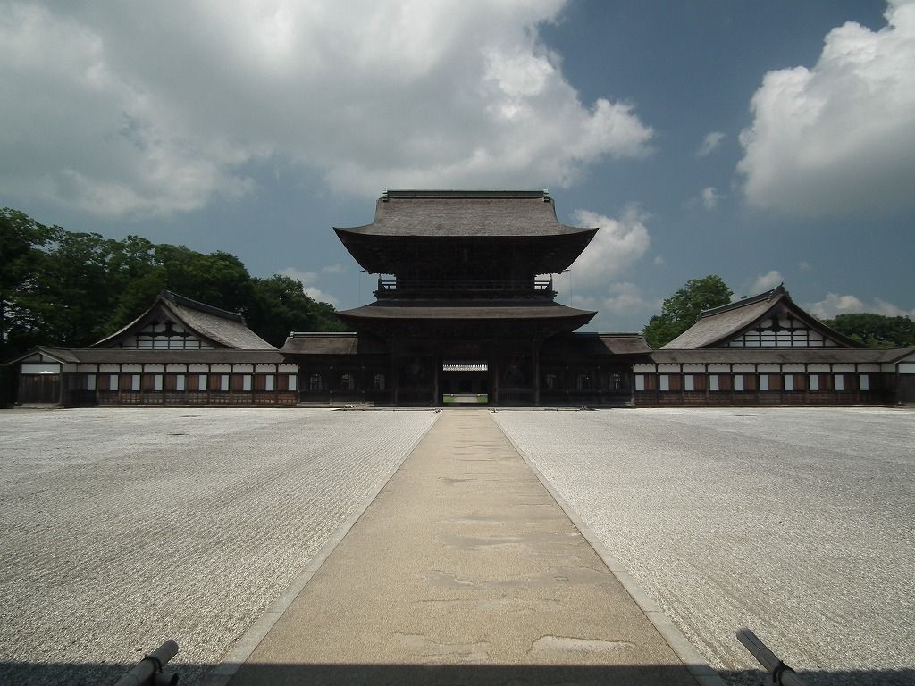 ドライブ観光ガイド 富山 曹洞宗 高岡山 瑞龍寺