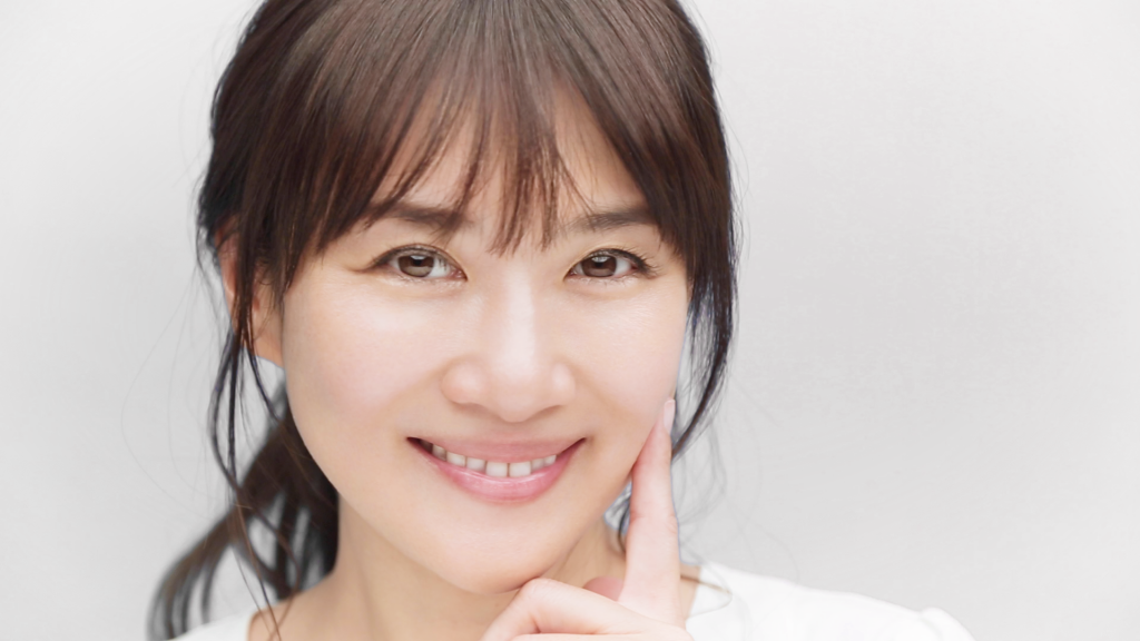 タレント プールで黒水着披露 藤崎奈々子 体調不良から甦る 生き生き ろいアンテナ