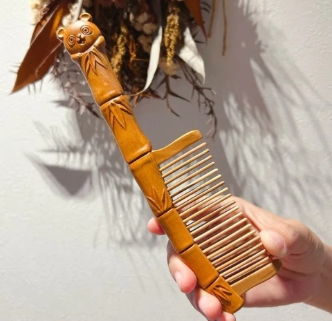 桃の木の櫛