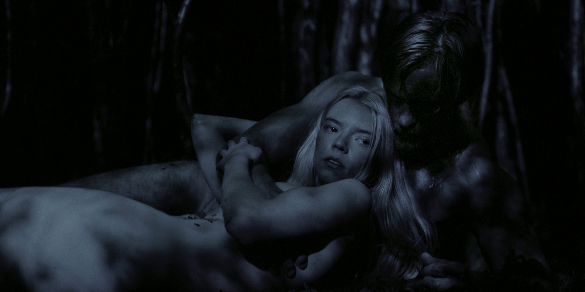 アニャ テイラー ジョイ 乳首