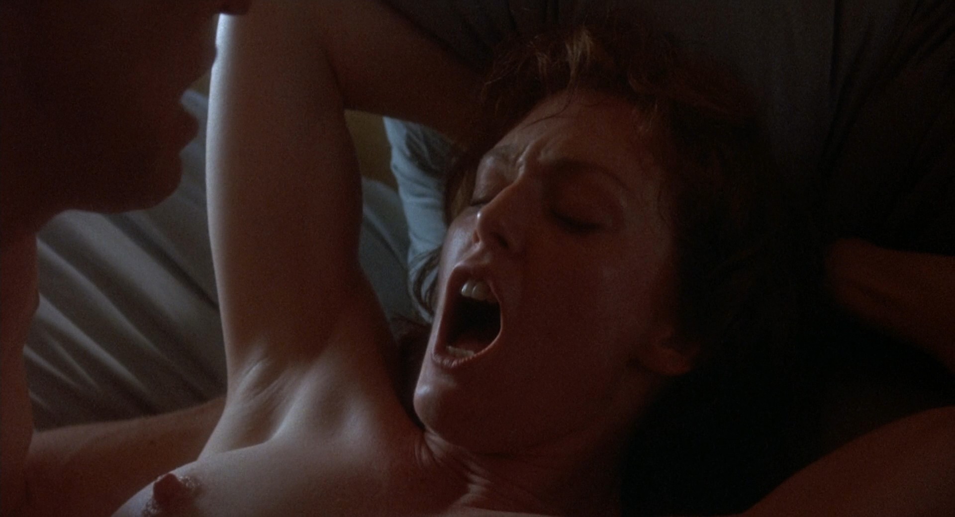 ジュリアン・ムーア　ヌード BODY／ボディ [Blu-ray] : Hotなハダ