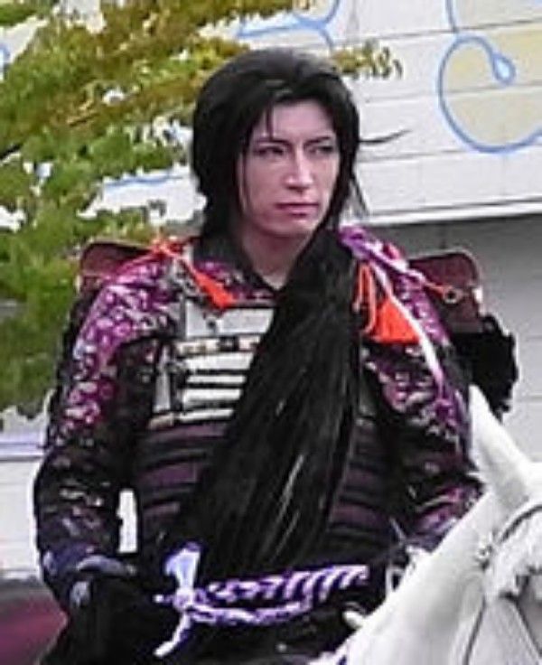 163px-Gackt_in_2008(2)(cropped)-600x736