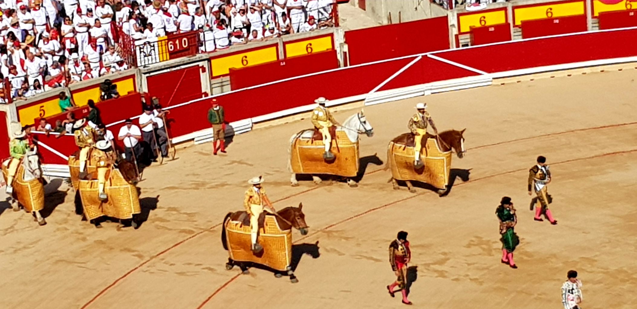スペイン パンプローナ 観戦その3 夏の家族旅行 長男抜き ドイツでホッと一息 スペイン パンプローナ 観戦その3 夏の家族旅行 長男抜き ドイツでホッと一息