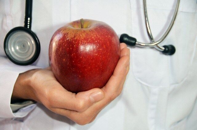 りんごが赤くなると医者が青くなる！