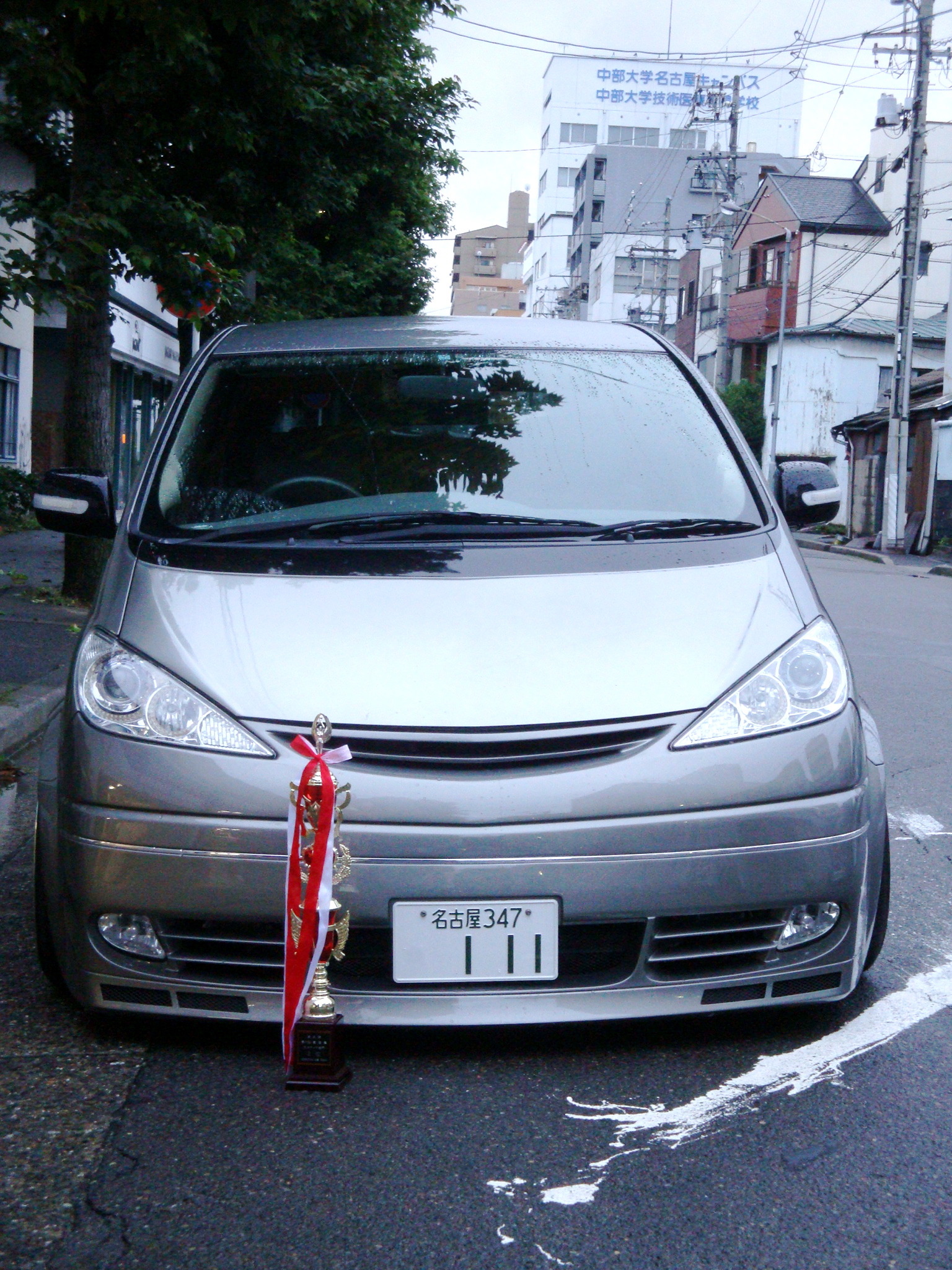 先日納車した、ACR30 エスティマが初イベントでトロフィーをゲット 