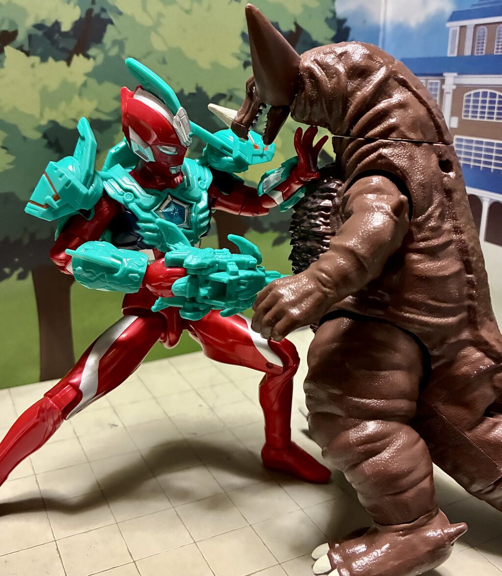 ウルトラアクションフィギュア ウルトラマンオメガ メタリックカラー