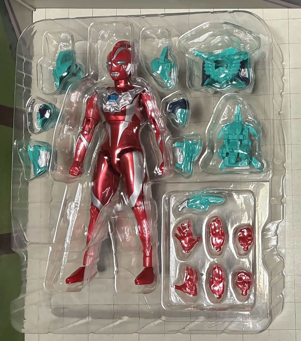 ウルトラアクションフィギュア ウルトラマンオメガ メタリックカラー