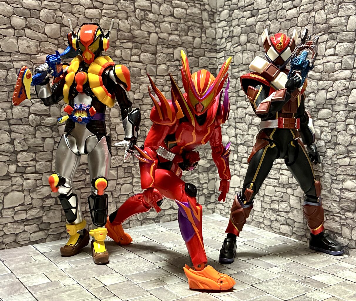 s.h.フィギュアーツ 仮面ライダーガヴ アメイジングミフォーム : ほう