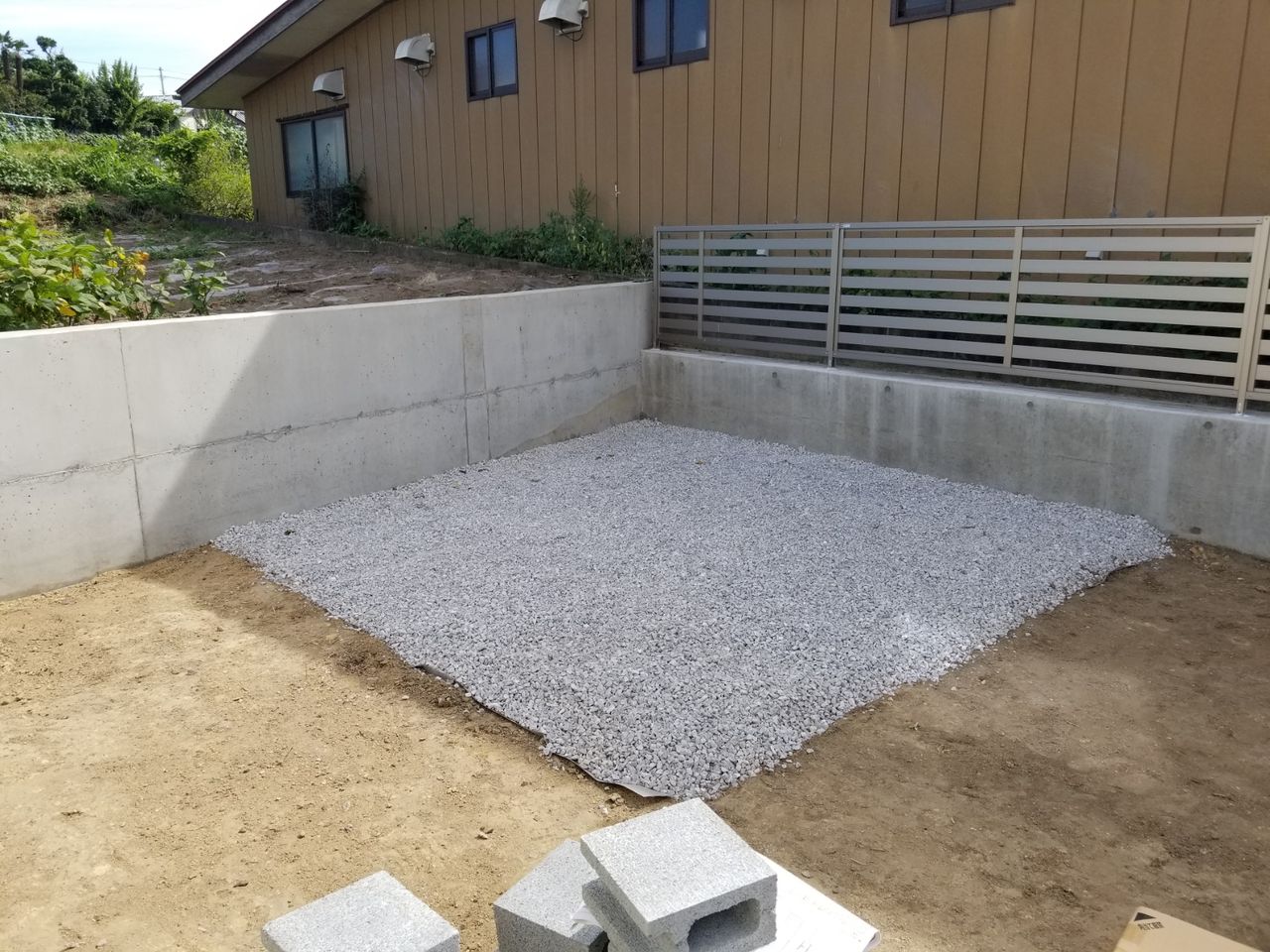 7月5日 木 イナバ物置施工 整地 ソーラーライト取り付け 株式会社ハウステックともえやのblog