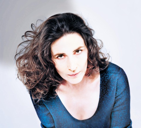 Veronique-Gens__c__marc_ribes_2009__4_virgin_classics