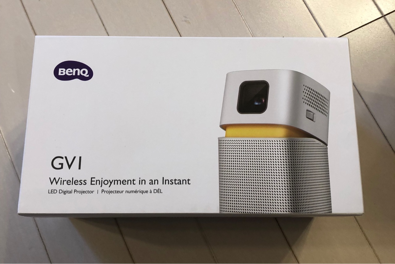 【新品・未開封】BENQ ポータブル LEDプロジェクター GV1 小さい！簡単！持ち運んで大画面シアターを楽しめる BenQのポータブル
