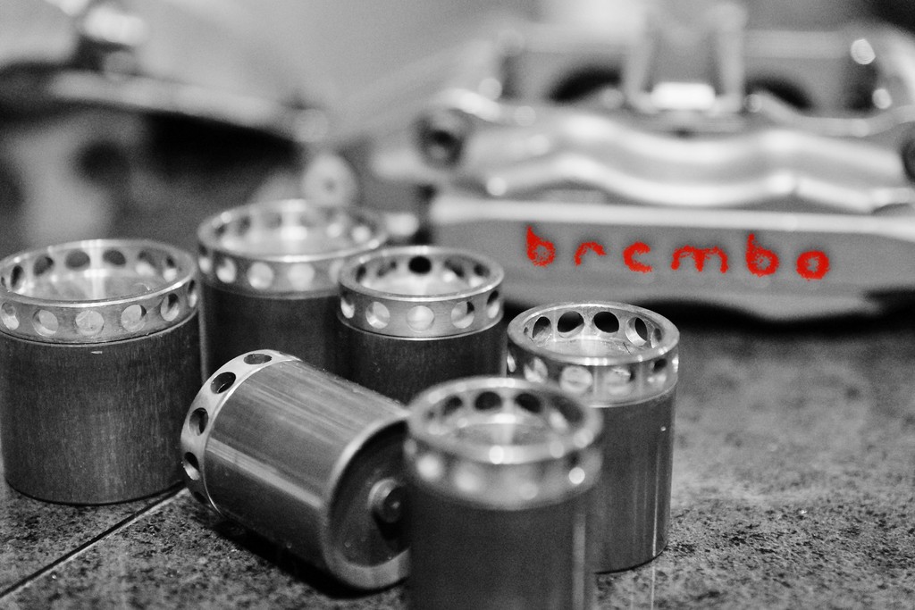 ブレンボレーシングキャリパーGPZ900R ニンジャ GPZ900R ブレンボ