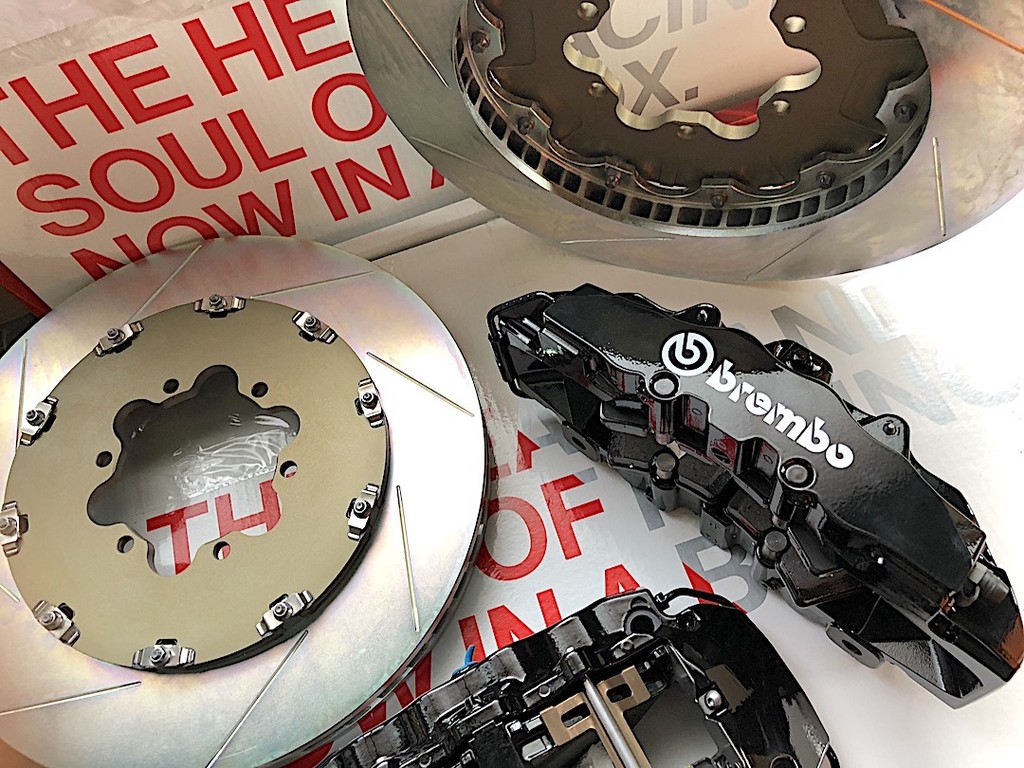 ハイエース　ブレーキシステム　brembo 200系ハイエース用ブレンボブレーキシステム : HRDidee