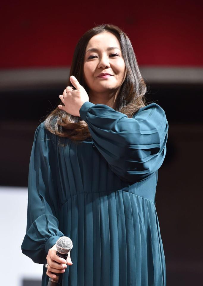 芸能 ７キロ減の華原朋美 最新の全身ショットを公開 さらに痩せた かわいい の声 これからかな W 2chまとめ ほろよひ人生