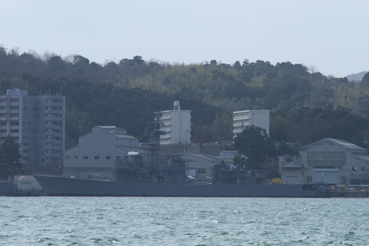 前島埠頭 親海公園 より 鉄艦ビール
