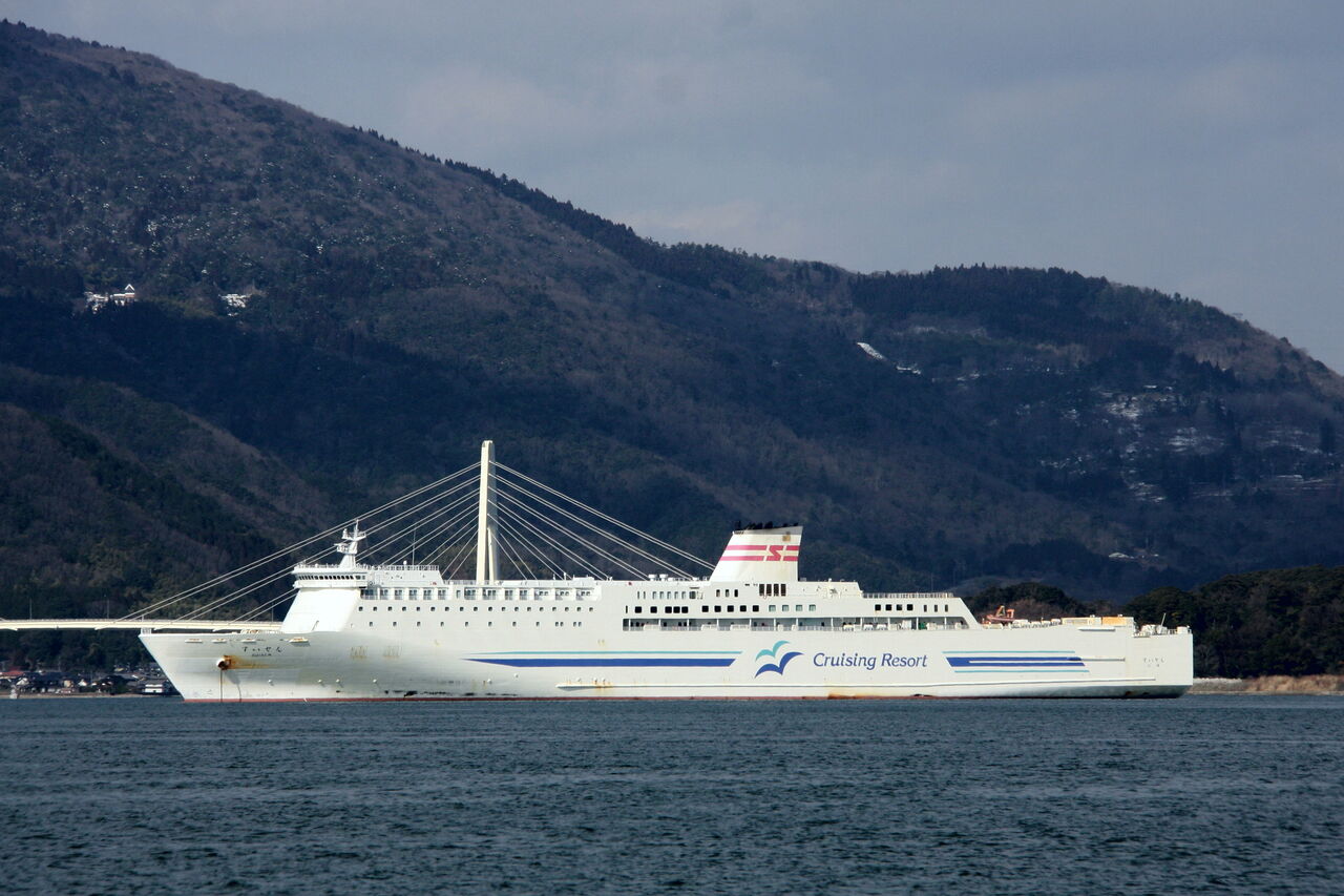 ２ １０ １１前島埠頭 H岸壁 鉄艦ビール